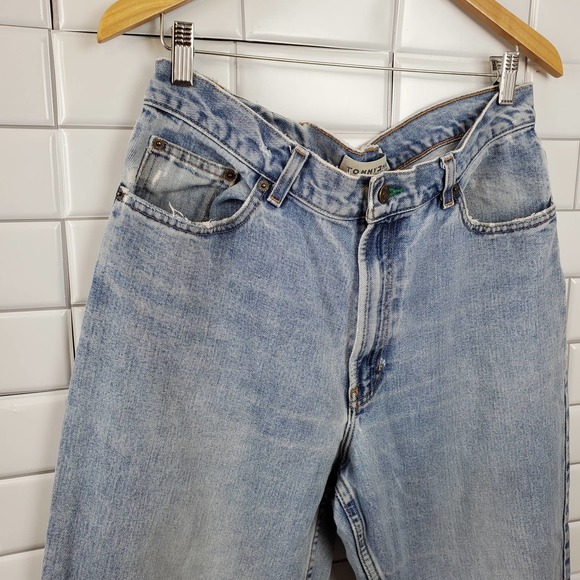 TOMMY HILFIGER | DISTRESSED MEDIUM WASH DENIM CASUAL CLASSIC JEANS MEN'S 36 X 32 - Picture 3 of 16